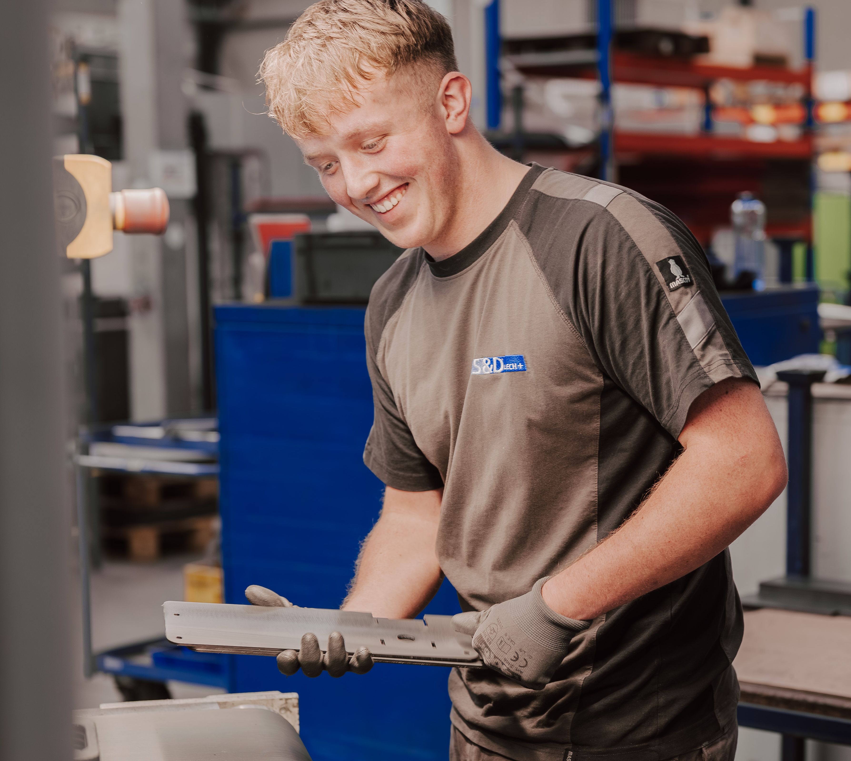 Entgraten bei S&D Blech+